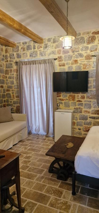 Arapis Rooms & Suites Agios Kiprianos Exterior foto